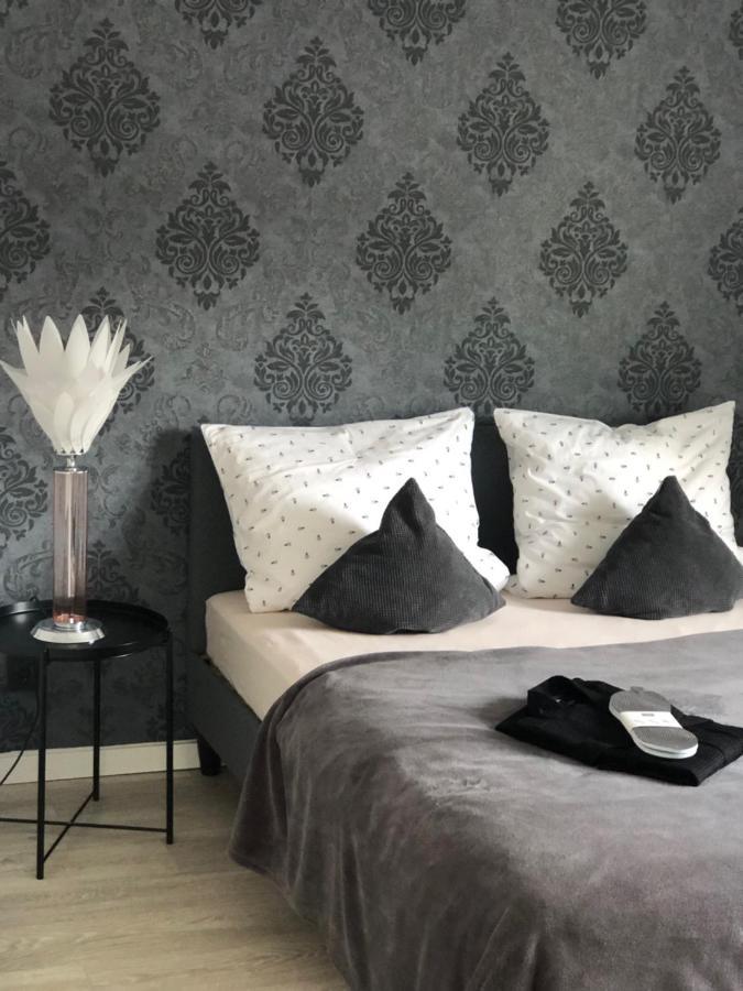 Body Kult Loft - Modernes Appartement Mit 2 Separaten Schlafzimmern Zwickau Kültér fotó